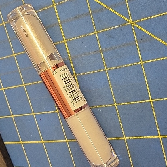 Revolution Eye Chrome Hope Mattte & Metal Liquid Eyeshadow 2.2ml New Sealed Tube - Picture 2 of 4